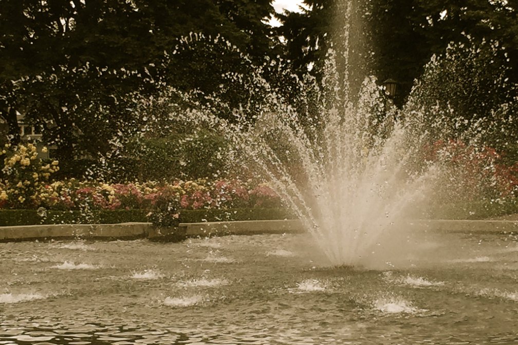 Read New Neighborhood. Same Girl. Different Perception?!